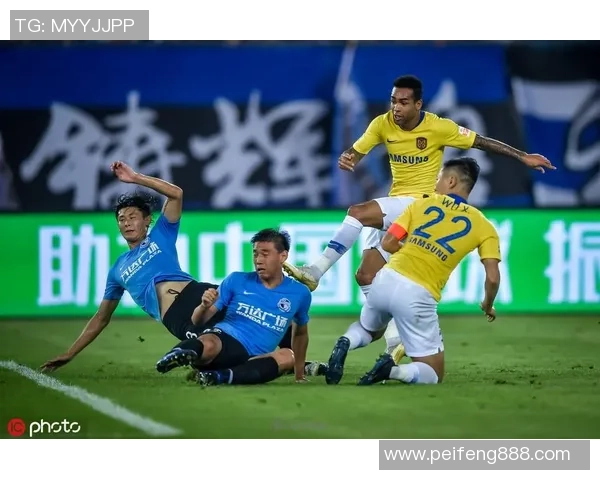 大连一方与苏宁激烈对抗引发冲突赛场气氛紧张不已